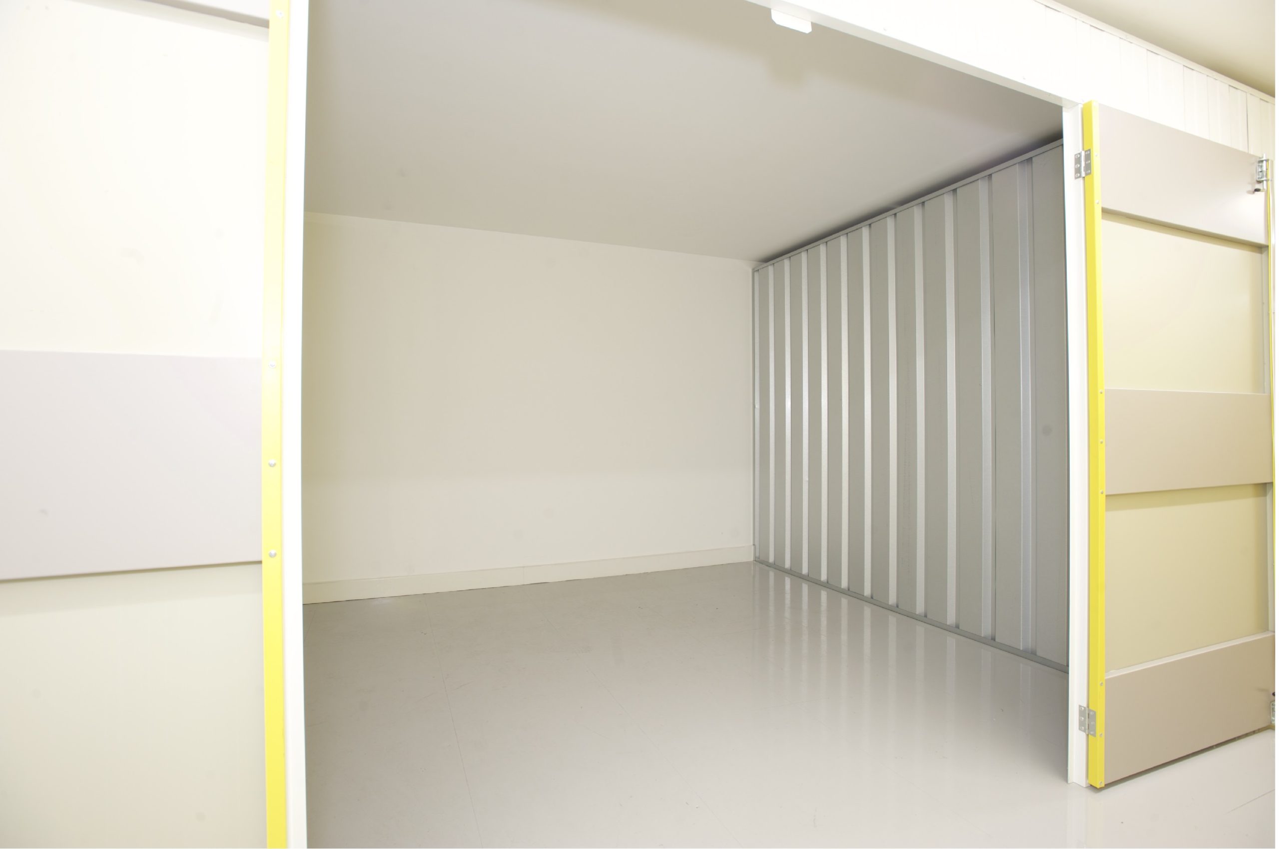 Illustrative empty 100 sq ft-150 sq ft room