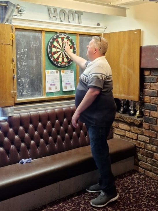 Lee at Darts marathon