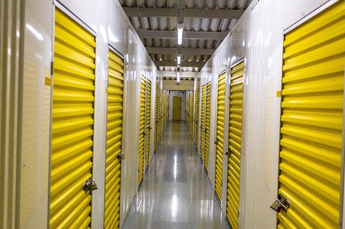 kangaroo self storage storage units corridor